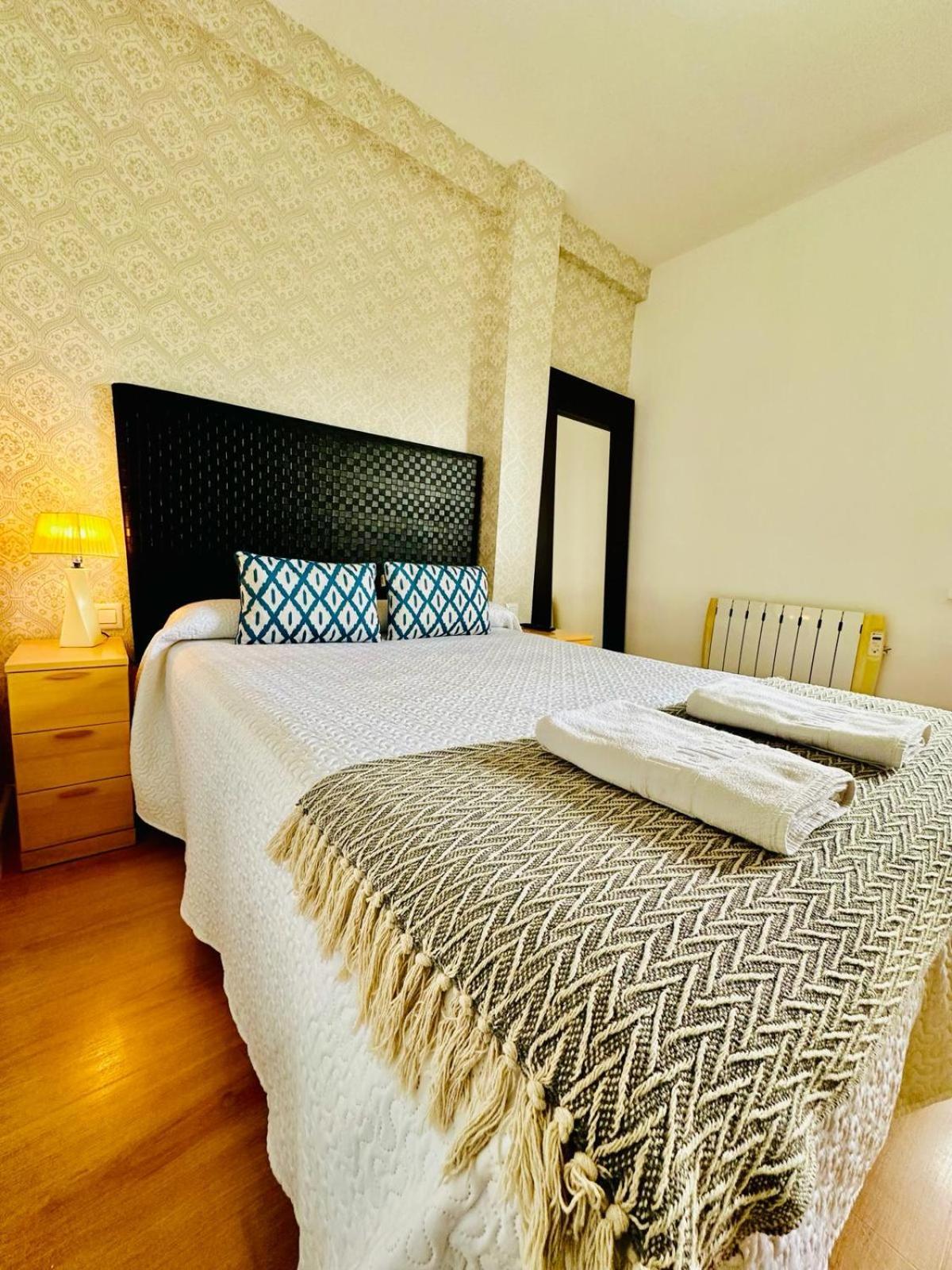 Apartamento Turistico Pizarro เมรีดา ภายนอก รูปภาพ
