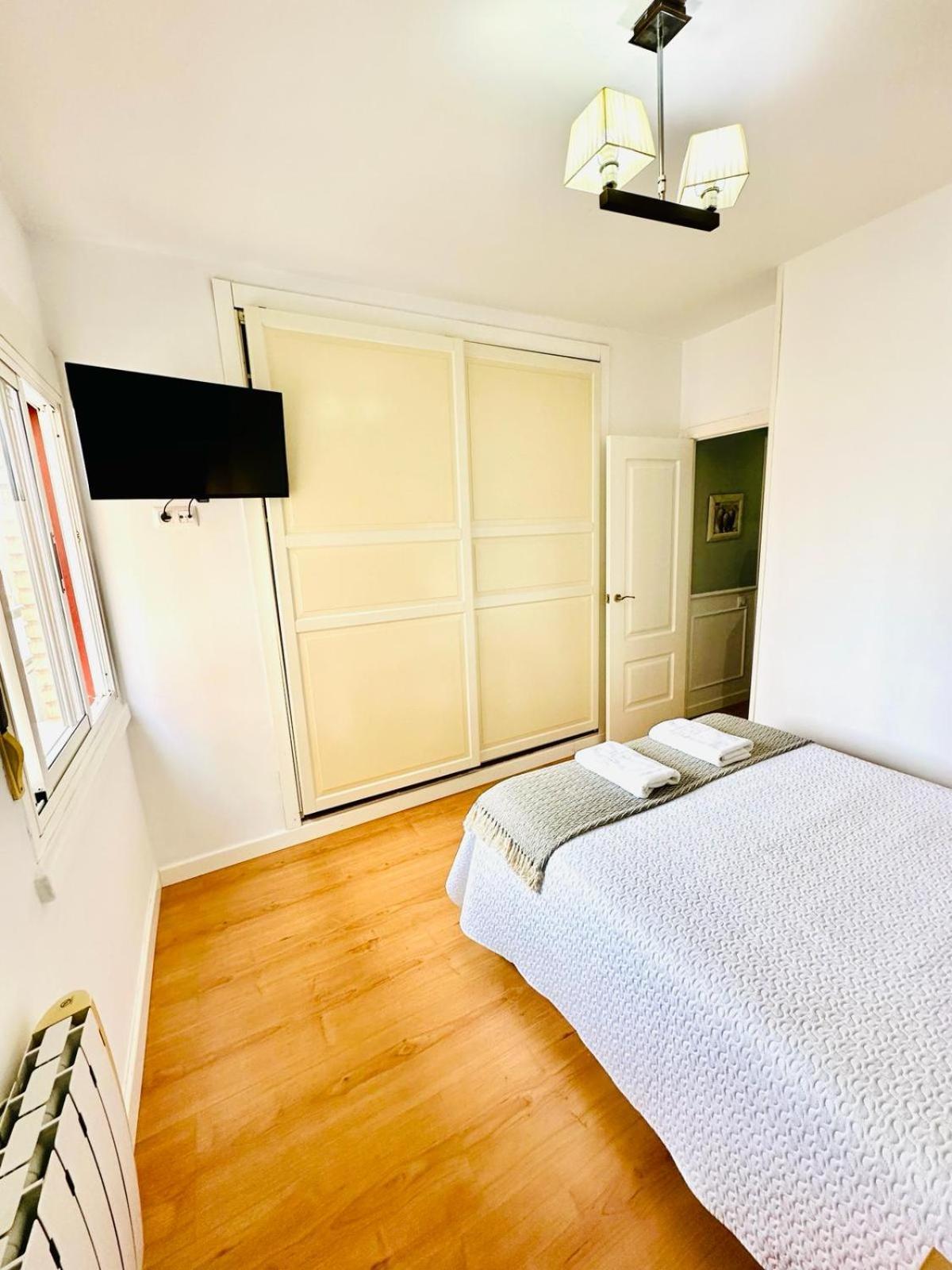 Apartamento Turistico Pizarro เมรีดา ภายนอก รูปภาพ