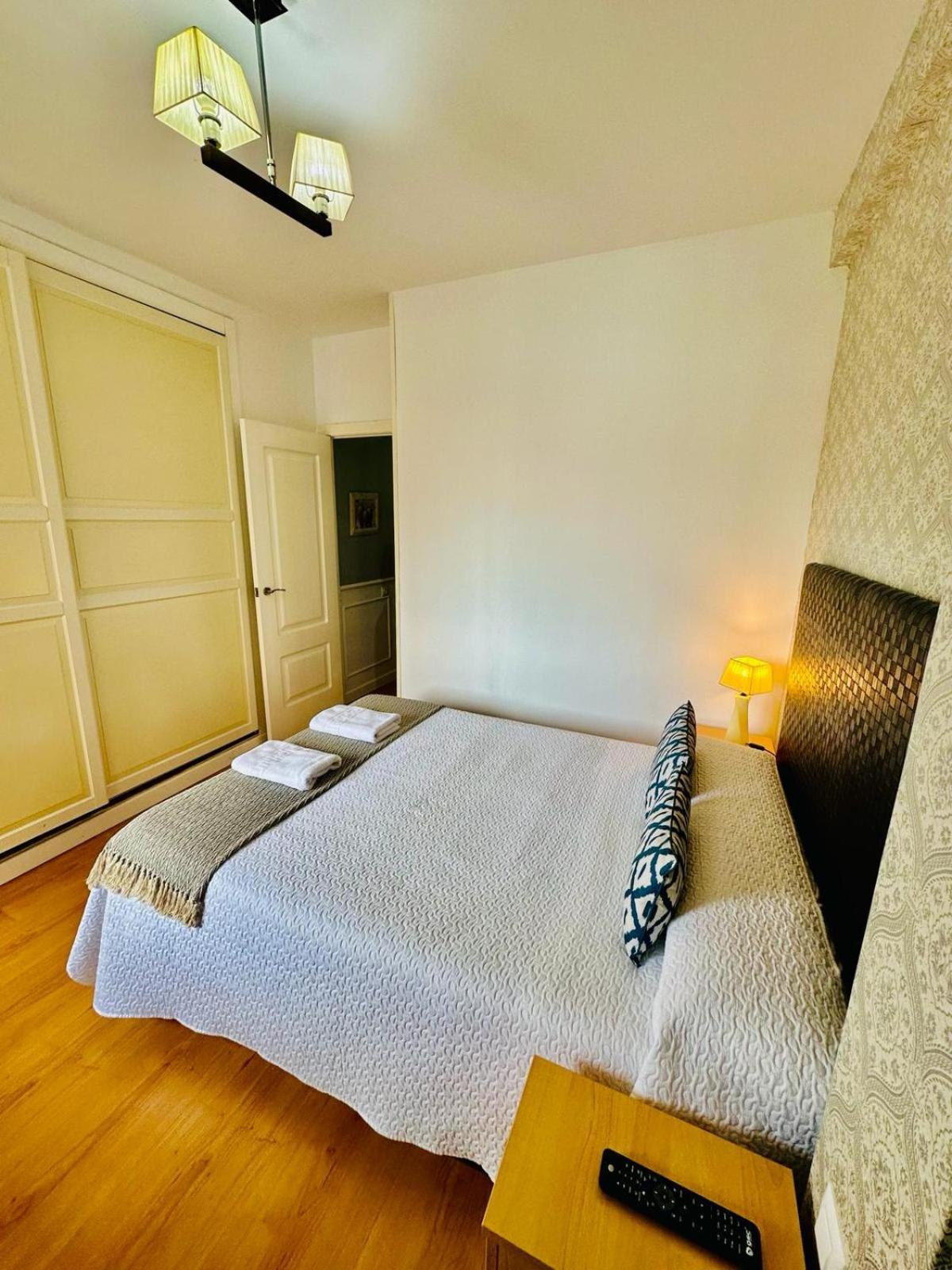 Apartamento Turistico Pizarro เมรีดา ภายนอก รูปภาพ