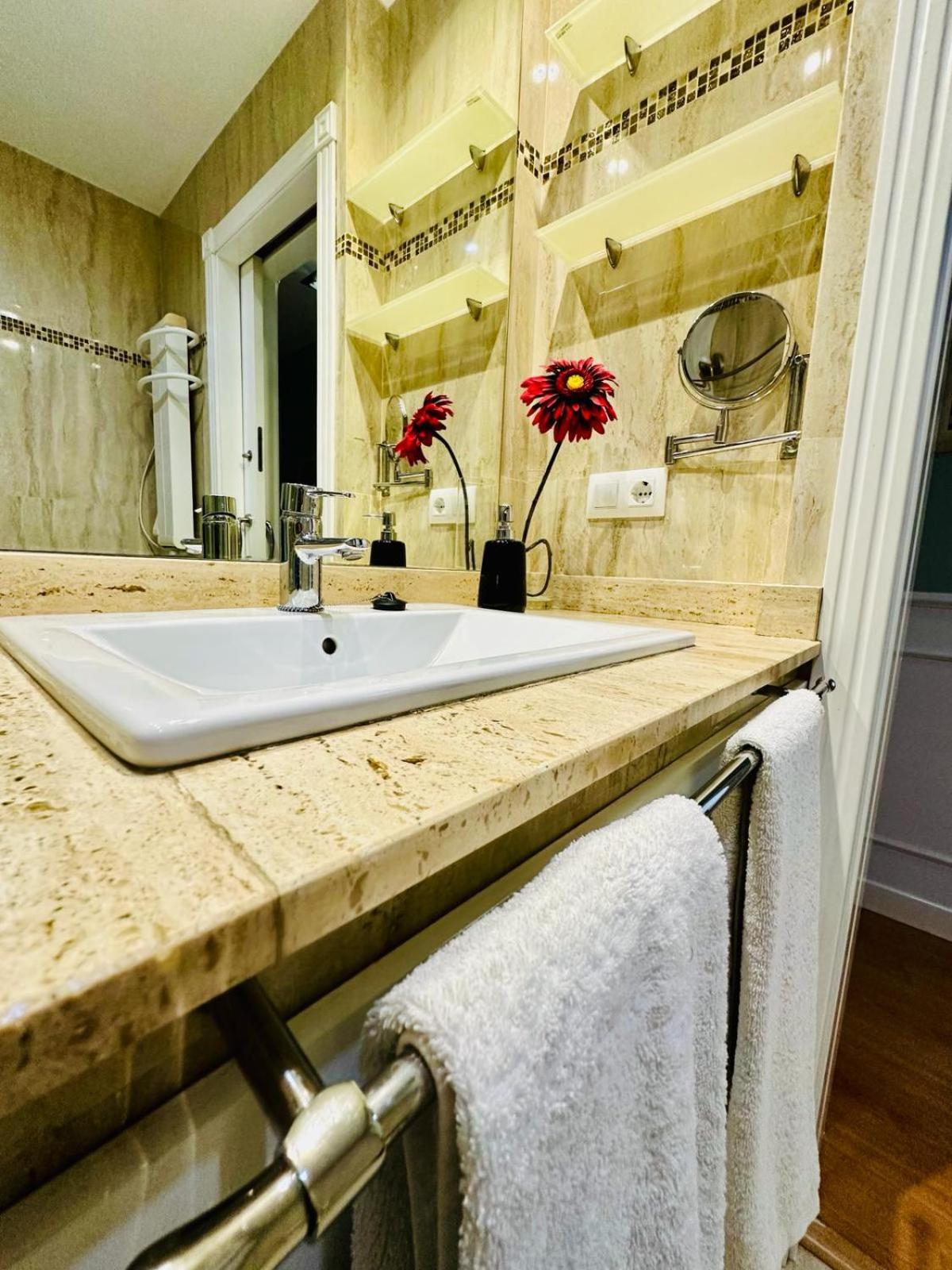 Apartamento Turistico Pizarro เมรีดา ภายนอก รูปภาพ